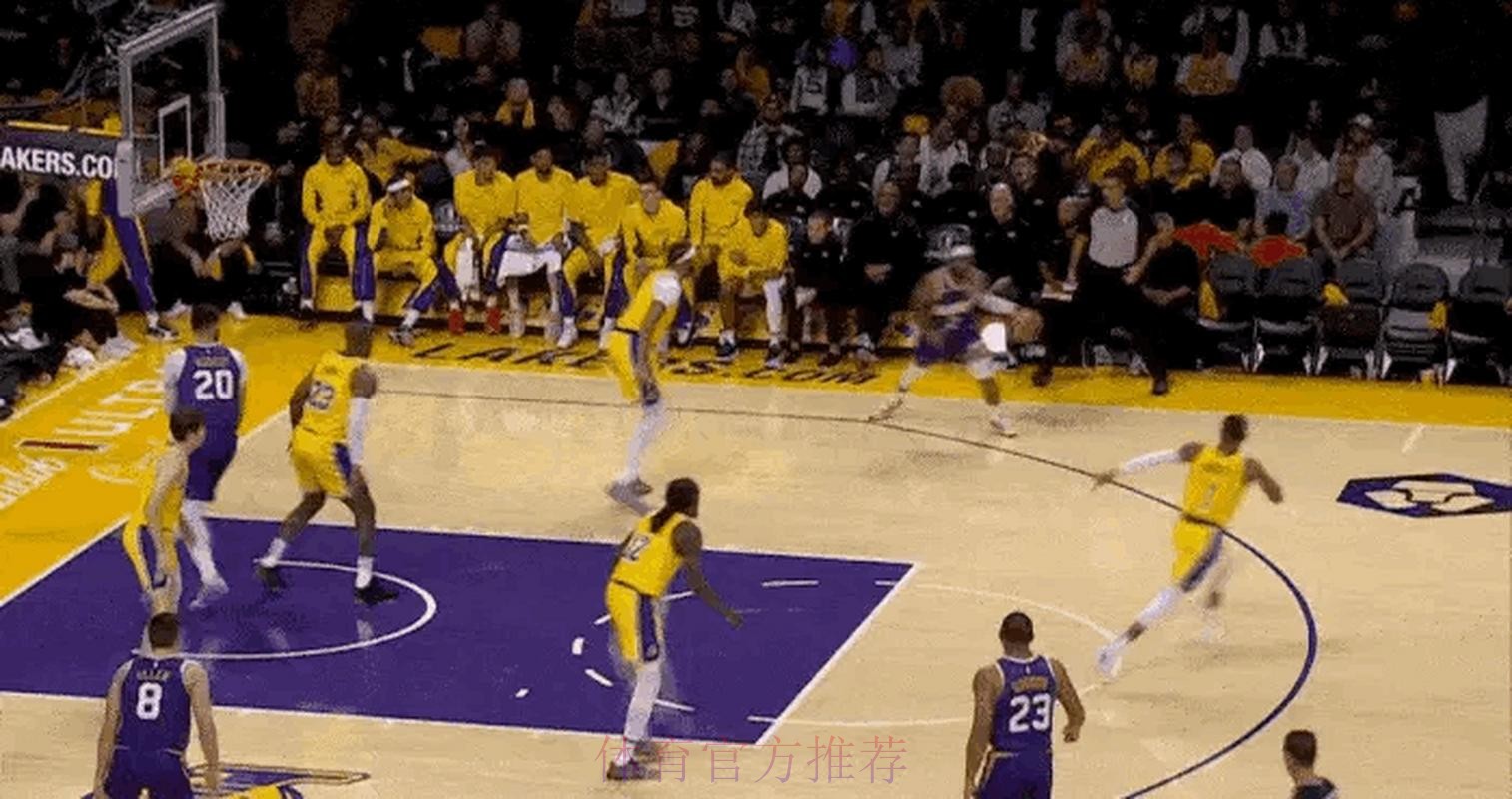 杜兰特左路借挡拆突进 急停跳投连续得分